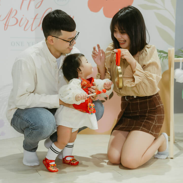 嬰兒抓周照片