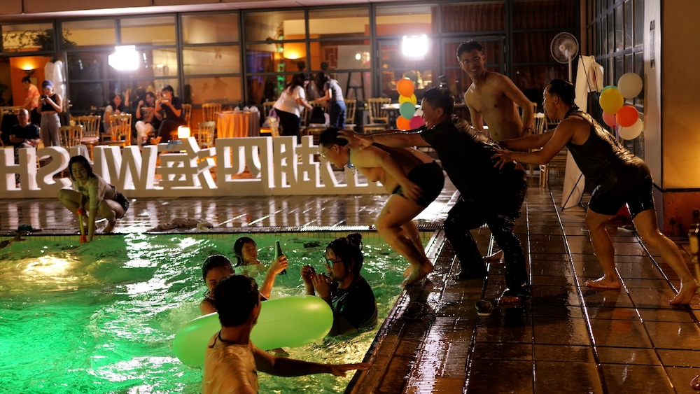 五湖四海營造 泳池中秋派對