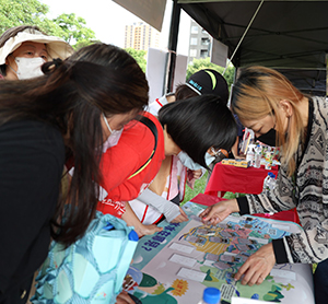 捷伴做志工全家秀活力