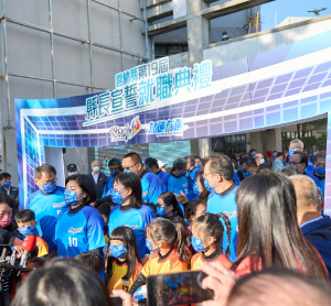 全國的當選候選人的就職典禮